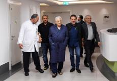 الصور الأولى للرئيس  محمود عباس من داخل المستشفى