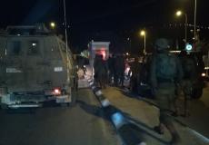 قوات الاحتلال على حاجز حوارة جنوب نابلس 