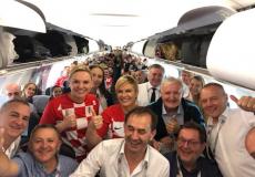 رئيسة كرواتيا تعاني جميع نجوم منتخب بلادها ابتهاجًا بالتأهل