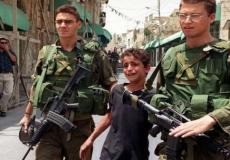 الجيش الاسرائيلي يعتقل طفلاً - أرشيف