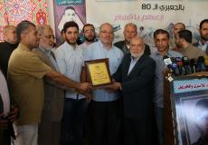 وفد من المجلس التشريعي يزور منزل الشهيد أحمد الجعبري