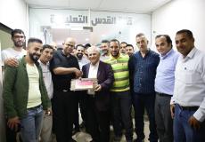 طاقم برنامج "مقلب وعالماشي" يكرم فضائية القدس التعليمية