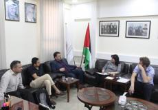 غرفة تجارة وصناعة محافظة الخليل تبحث التعاون مع الصليب الاحمر