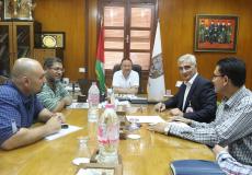 بلدية غزة والصليب الأحمر