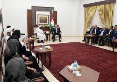 الرئيس الفلسطيني محمود عباس، خلال استقباله وفدا قطريا في رام الله مساء اليوم