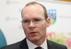 نائب رئيس الوزراء الإيرلندي الايرلندي، سايمون كوفيني