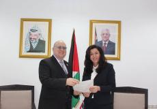  وزيرة الاقتصاد الوطني عبير عودة، وممثل جمهورية مالطا لدى فلسطين روبن غاوتشي