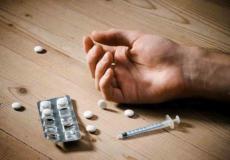 شخص يتعاطى مخدرات -تعبيرية-