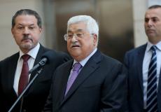 الرئيس عباس لحظة مغادرته المستشفى الإستشاري العربي بعد أن تماثل للشفاء