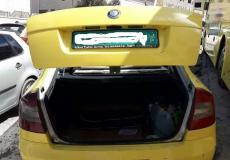 شرطة الخليل تقبض على سائق عمومي ينقل الأطفال داخل صندوق المركبة 