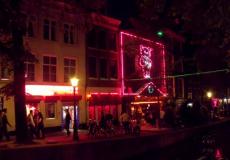  بنات الهوى يورطن نجوم منتخب آسيوي