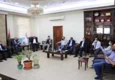 الوفد الوزاري يواصل لقاءاته في الخليل لتفقد الحالة الصحية