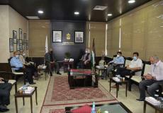 غنام تبحث مع وزير الحكم المحلي إجراءات مواجهة كورونا في رام الله