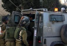 الاحتلال يعتقل شاب ببيت امر