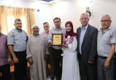 حماس بخانيونس تزور أوائل الطلبة في الثانوية العامة