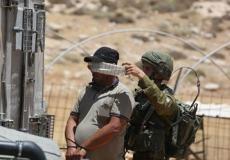 الاحتلال يعتقل اثنين من المواطنين في جنين