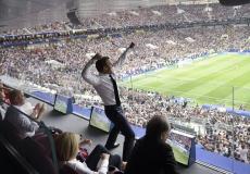 الإعلام الفرنسي يترك التتويج وينشغل بتصرّف أمير قطر!