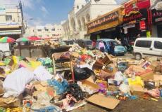 تراكم نفايات وسط مدينة البيرة