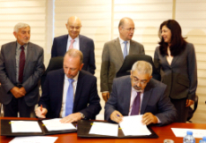توقيع اتفاقية بين صندوق الاستثمار الفلسطيني وشركة فلسطين للاستثمار الصناعي لإنشاء مصنع للأعلاف