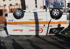انقلاب سيارة اسعاف خلال حادث سير وقع في غزة بالأمس