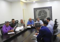 جانب من اجتماع لجنة تطوير المناهج في غزة 