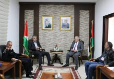 الوزير سالم خلال اجتماع مع اللواء إياد بركات