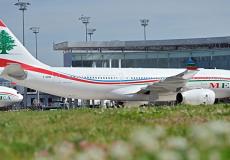 طائرة لبنانية