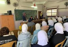 الإسلامي الفلسطيني يعقد محاضرةً حول البنوك الإسلامية في مدرسة في طولكرم