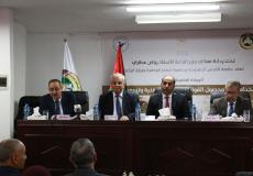 وزير الزراعة رياض عطاري