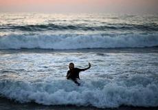 بلدية غزة: السباحة ممنوع في البحر من اليوم وحتى الاثنين القادم