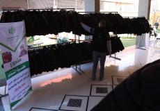 توزيع كسوة على الأسر الفقيرة بغزة