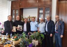 بقاء الأب فرنسيس مع بلدية الناصرة 