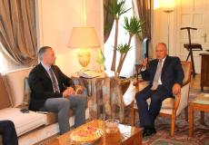 المنسق الخاص للأمم المتحدة لعملية السلام في الشرق الأوسط نيكولاي ملادينوف وأمين عام الجامعة العربية أحمد أبو الغيط