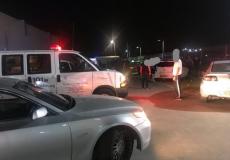 مجهولون يعتدون على شاب و يحطمون سيارته قرب طمرة