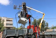 كهرباء غزة تبدأ بتركيب عدد من قواطع الكهرباء الاتوماتيكية