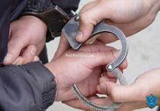 الشرطة تقبض على شخص بتهمة الابتزاز الالكتروني عبر تطبيق (الواتس أب) في الخليل