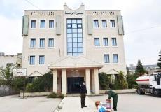 محافظ سلفيت يثني على مبادرة تبرع بعمارة سكنية كمركز للحجر الصحي