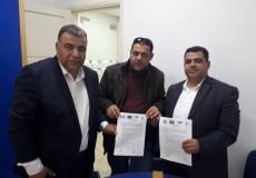 هنية يوقع عقد تطوير ملعب بيت لاهيا