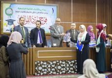 الكلية الجامعية تكرم طالباتها المتفوقات