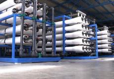 إسرائيل تقطع الكهرباء عن محطة تحلية المياه في دير البلح