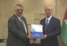 الحمد الله يتسلم تقرير سلطة المياه