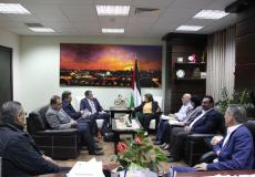 مي الكيلة خلال اجتماع مع الصليب الأحمر