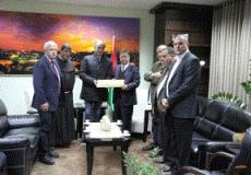 وزير الصحة جواد عواد يلتقي وفدا إيطاليا في رام الله
