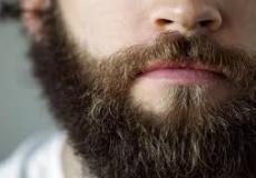 النيران تلتهم لحية رجل أثناء &#039;عرض ناري&#039;
