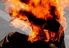 شاب فلسطيني يحاول الانتحار حرقاً وسط غزة