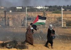 متظاهرات فلسطينيات على حدود غزة