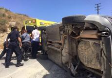 4 إصابات إثر انقلاب مركبة في شارع 6 