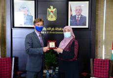محافظ رام الله والبيرة ليلى غنام خلال لقائها ممثل الاتحاد الأوروبي في فلسطين سفن كون فن بورجسدرف
