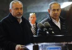 بنيامين نتنياهو رئيس الحكومة الإٍسرائيلية وافيغدور ليبرمان وزير امن الاحتلال