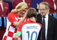 بكاء رئيسة كرواتيا عقب تتويج فرنسا بكأس العالم 2018
